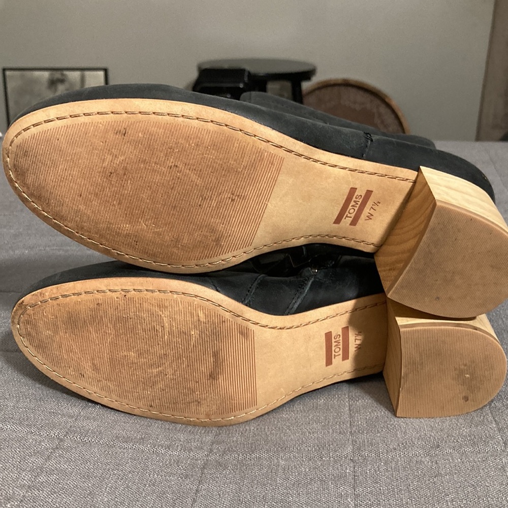 Tom’s leather booties - Picture 3 of 4